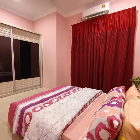 Rumah Maryam Private Pool Di Pantai Beserah Kuantan Exterior photo