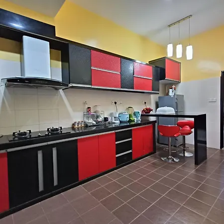 Rumah Maryam Private Pool Di Pantai Beserah Kuantan Exterior photo