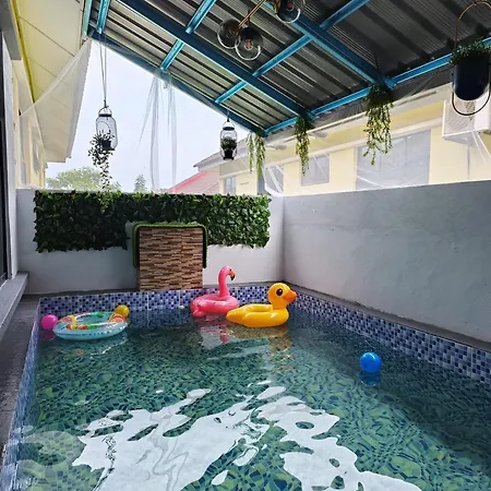 Rumah Maryam Private Pool Di Pantai Beserah Kuantan Exterior photo