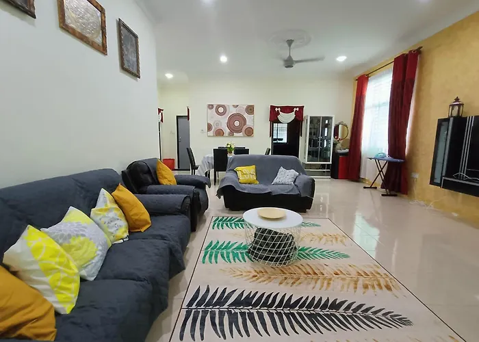 Rumah Maryam Private Pool Di Pantai Beserah
