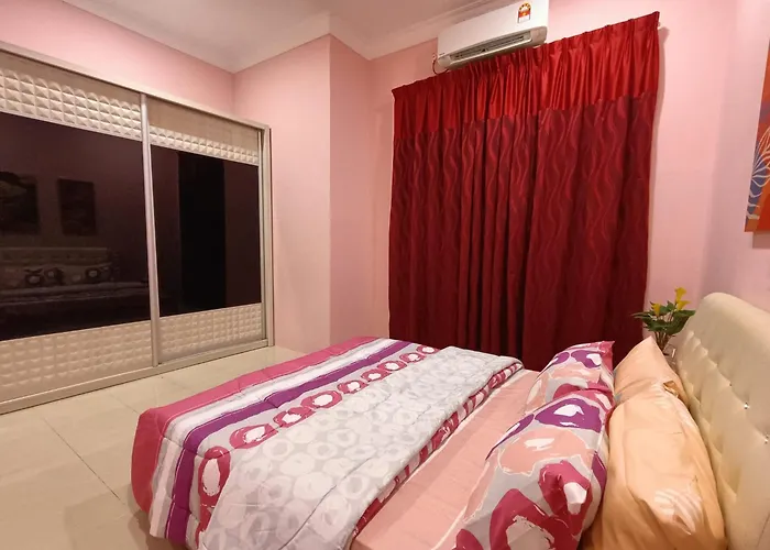 Rumah Maryam Private Pool Di Pantai Beserah