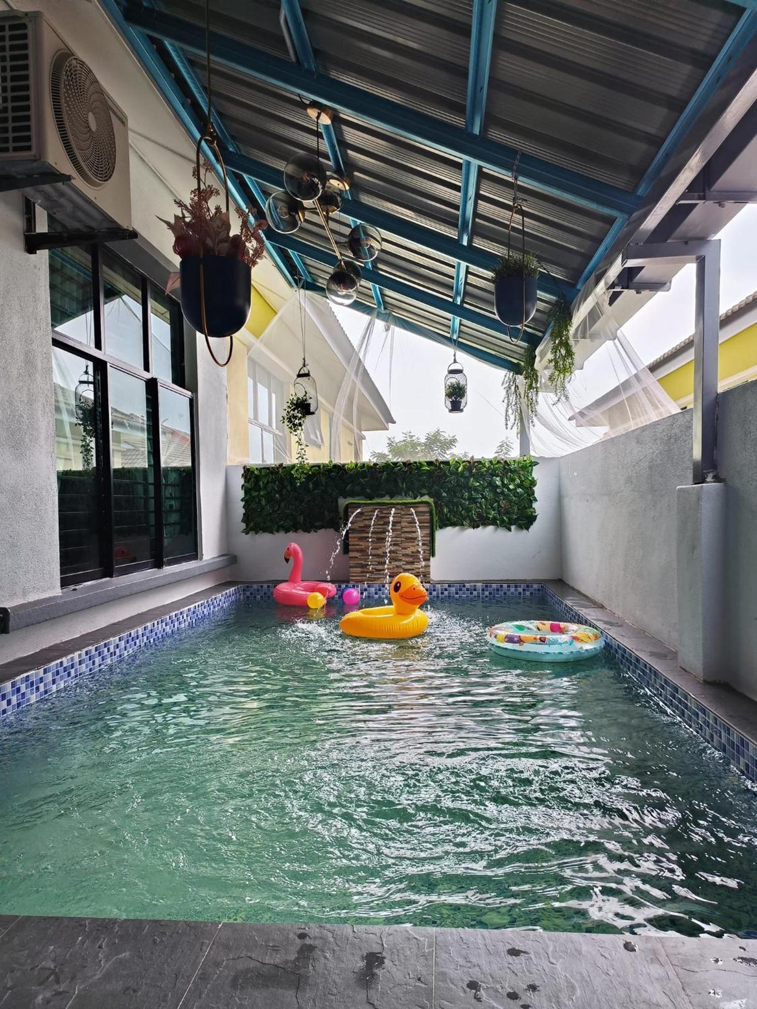 Rumah Maryam Private Pool Di Pantai Beserah *